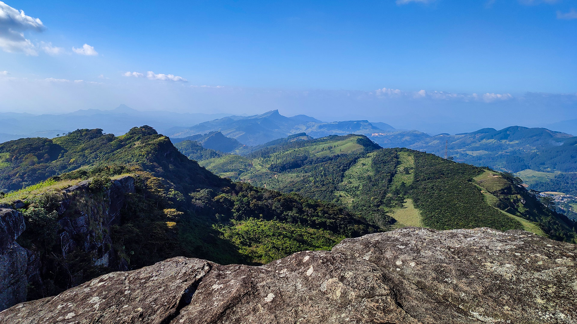 Kondagala Rock summit in Loolcandura Estate